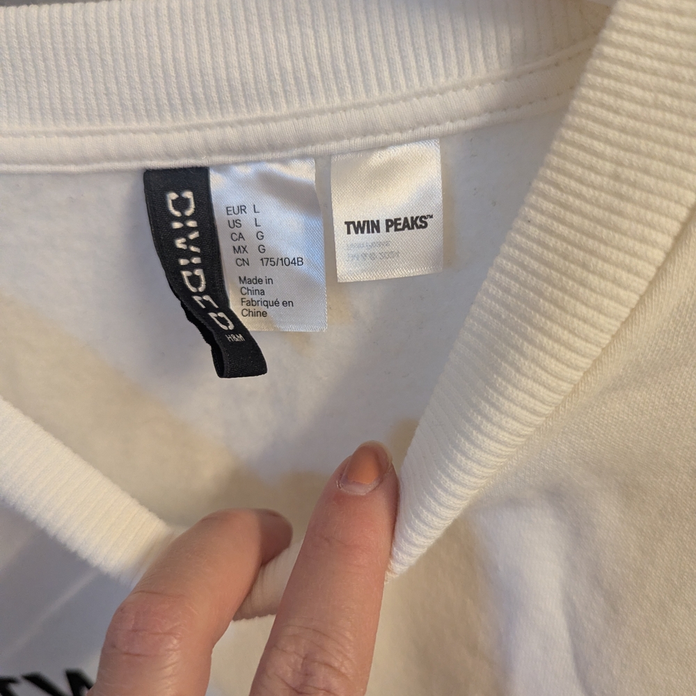 Twin Peaks White Sweatshirt - Picture 2 of 4